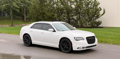 Chrysler 300 2016