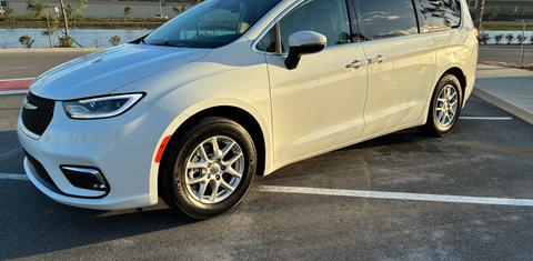 Chrysler Pacifica 2023