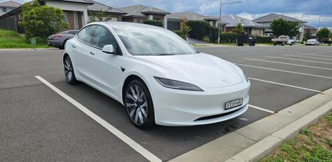 Tesla MODEL 3 2023