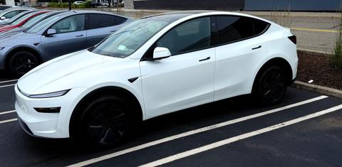 Tesla Model Y 2026
