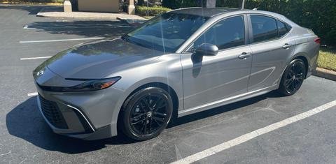 Toyota Camry Hybrid 2026