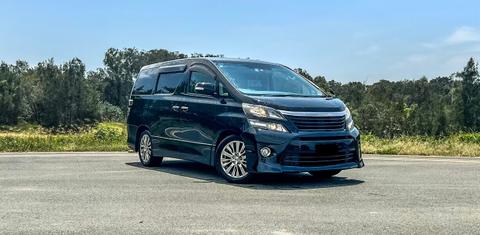 Toyota Vellfire 2014