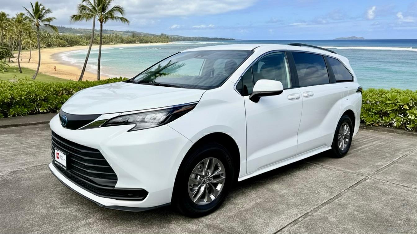 Toyota Sienna 2025 in Kailua-Kona, HI