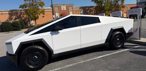 Tesla Cybertruck 2025