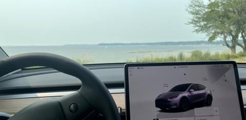Tesla Model Y 2024