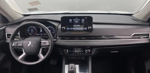 Mitsubishi Outlander 2023