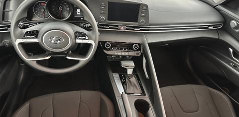 Hyundai Elantra 2023