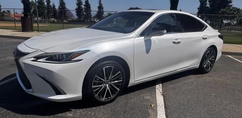 Lexus ES 2025