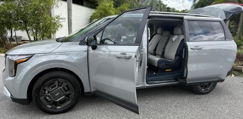 Kia Carnival Hybrid 2026