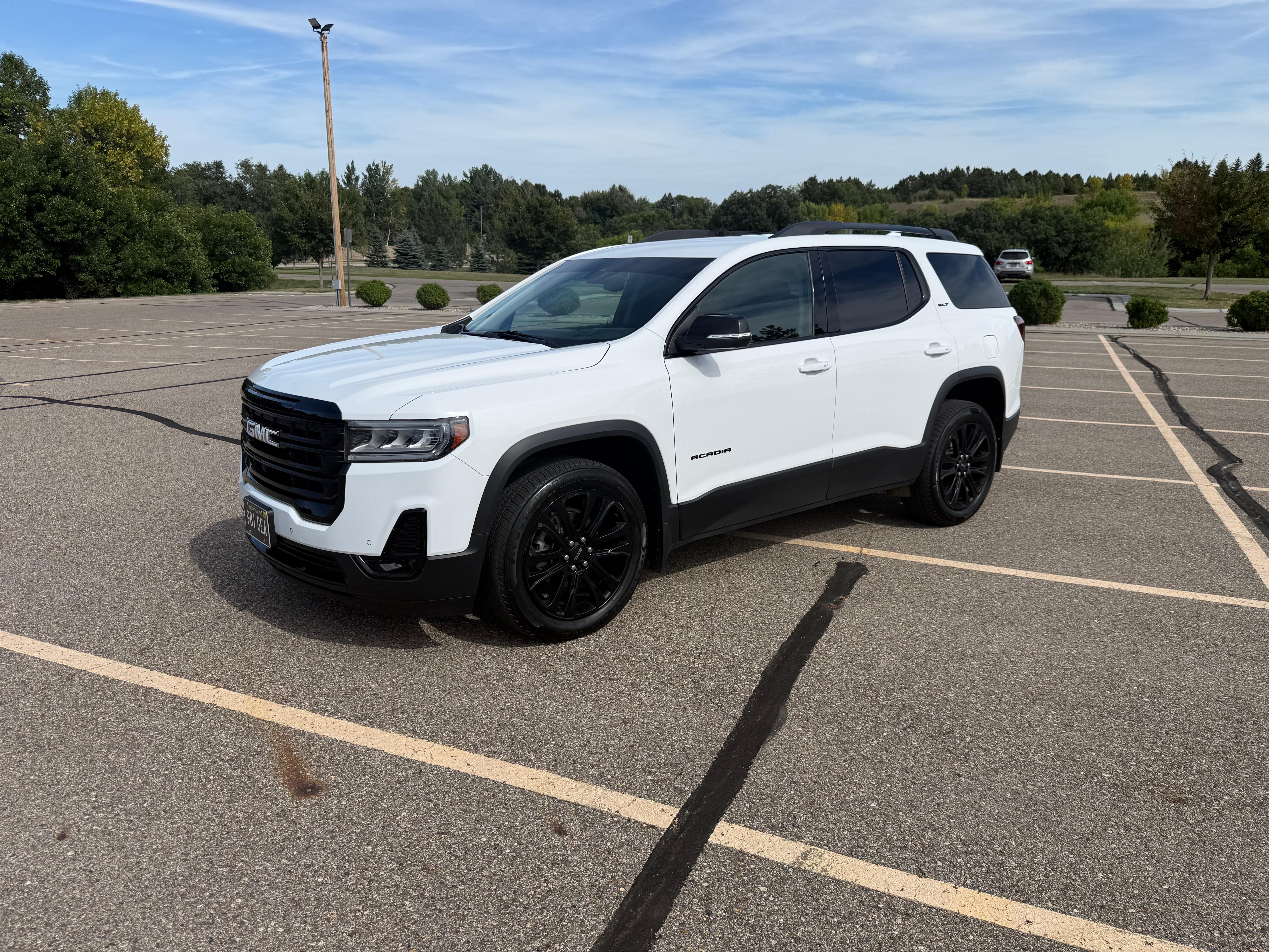 GMC Acadia 2023 in Bismarck, ND