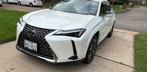 Lexus UX 2025