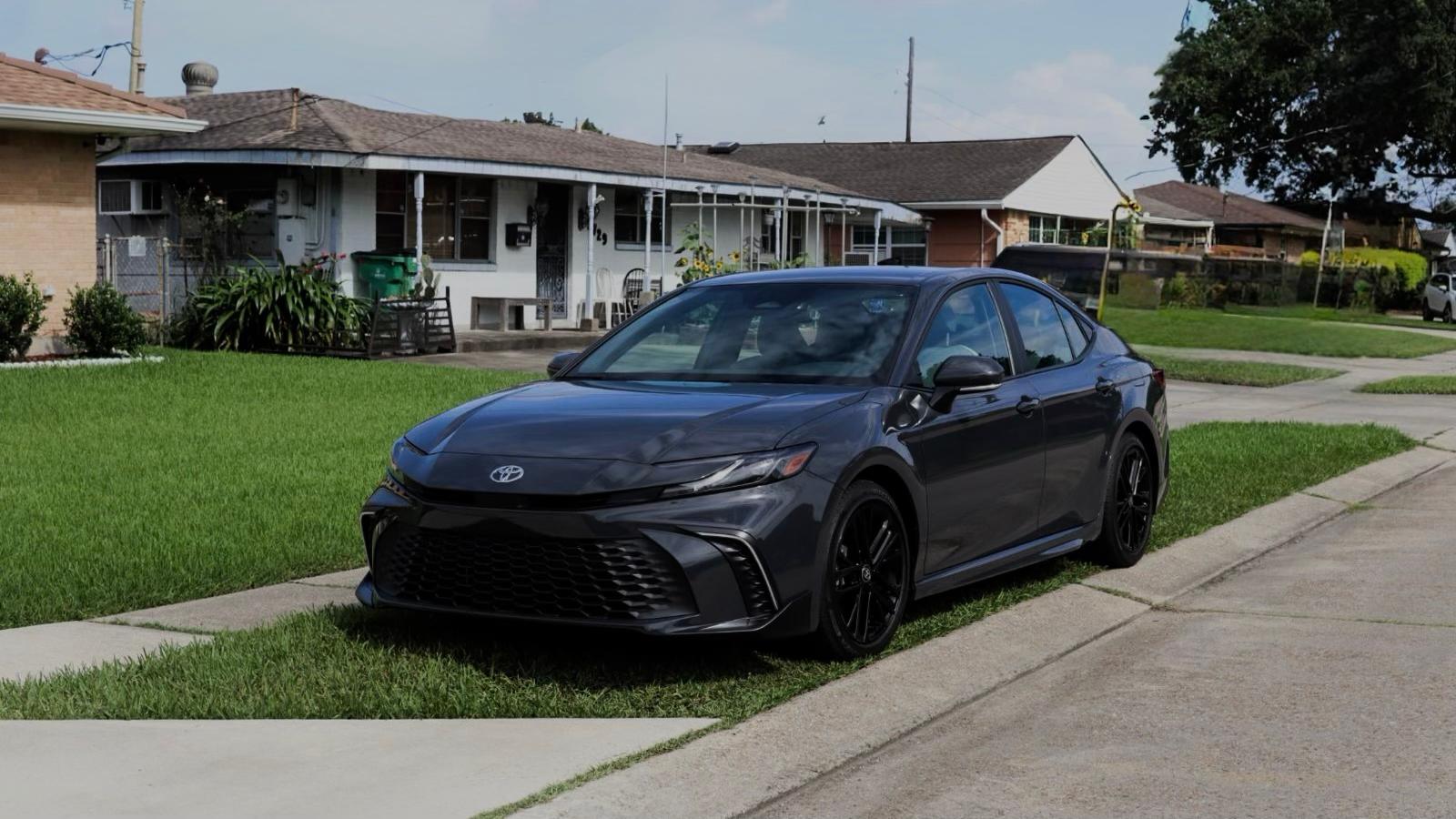 Toyota Camry Hybrid 2026 in Metairie, LA