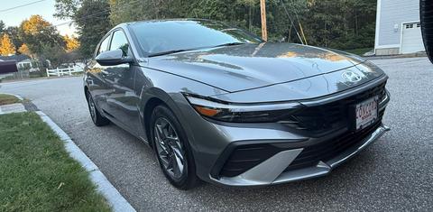 Hyundai Elantra 2024