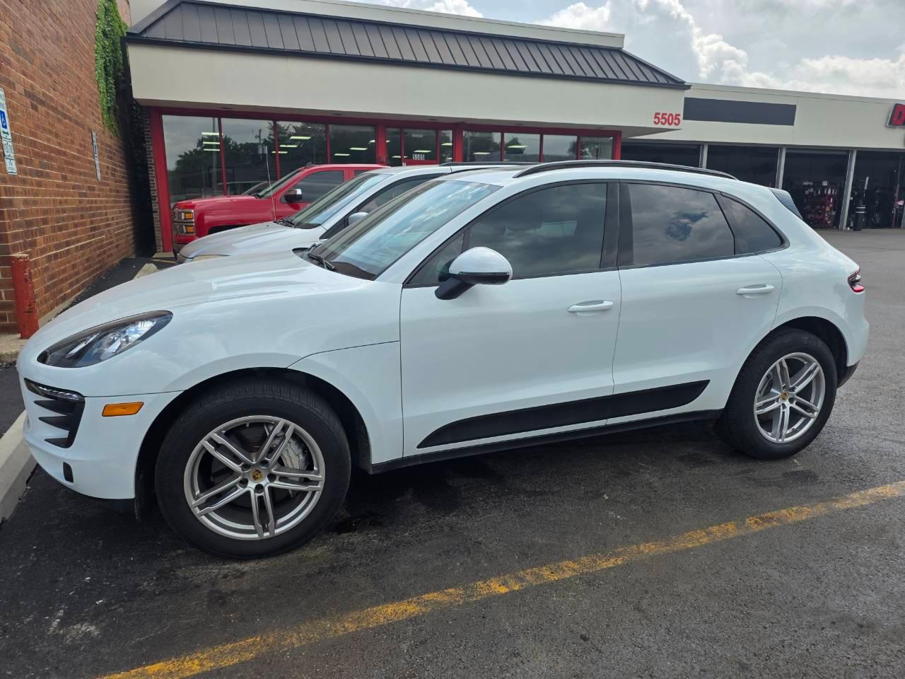 Porsche Macan 2018 in Lyons, IL