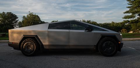Tesla Cybertruck 2025