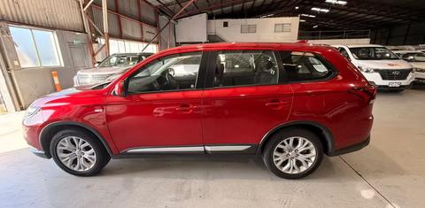 Mitsubishi OUTLANDER 2020
