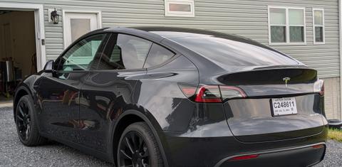 Tesla Model Y 2024