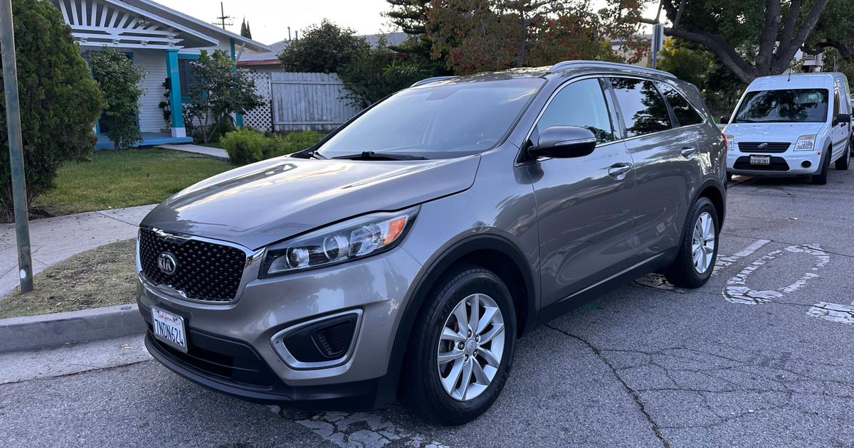 Kia Sorento 2016 rental in Glendale, CA by Armen I. Turo
