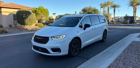 Chrysler Pacifica 2023