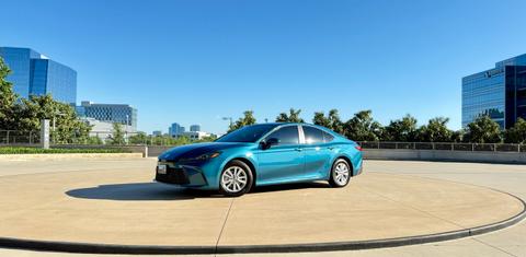 Toyota Camry Hybrid 2025