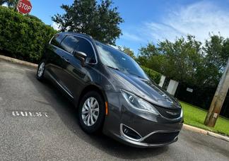 Chrysler Pacifica car