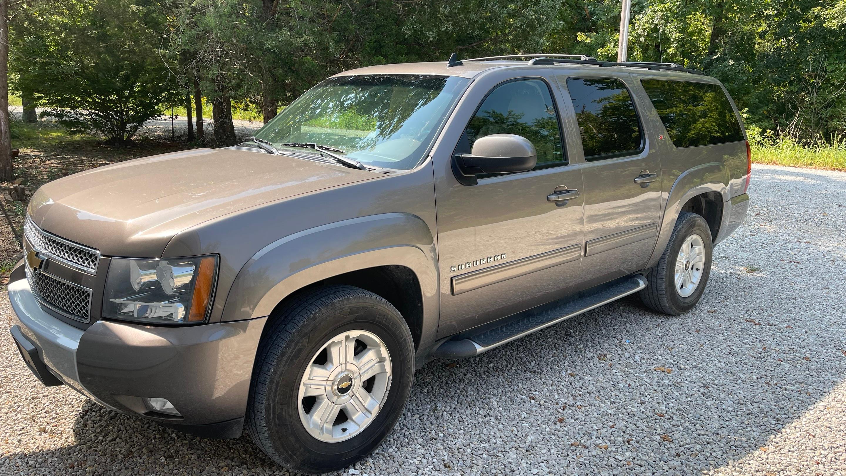Chevrolet Suburban 2013 in Camdenton, MO