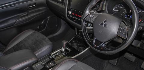 Mitsubishi OUTLANDER 2019