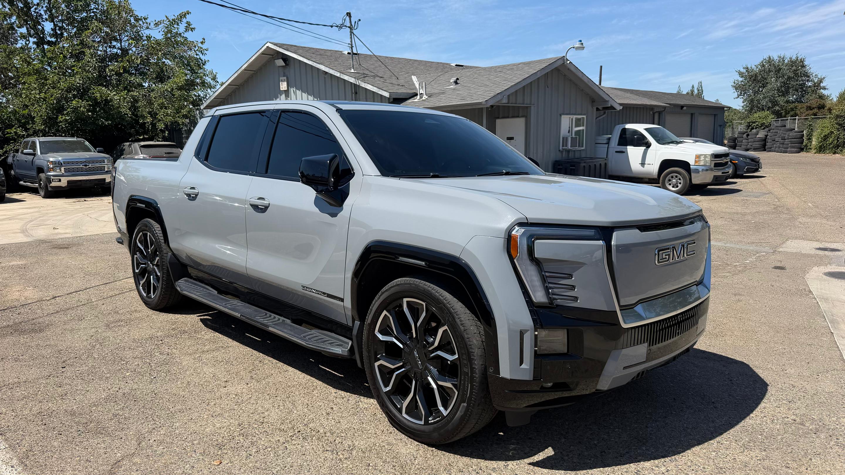 GMC Sierra EV 2024 in Fresno, CA