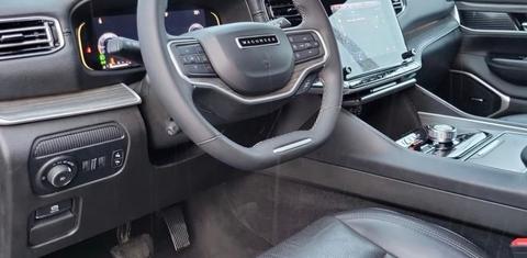 Jeep Wagoneer L 2023