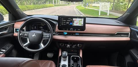 Mitsubishi Outlander 2025