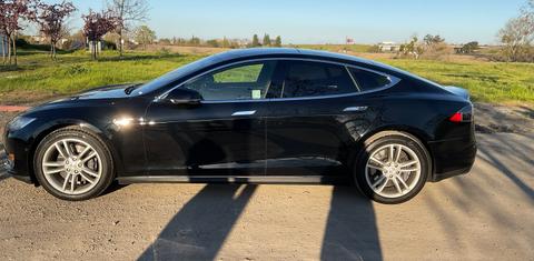 Tesla Model S 2015