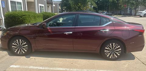 Nissan Altima 2023