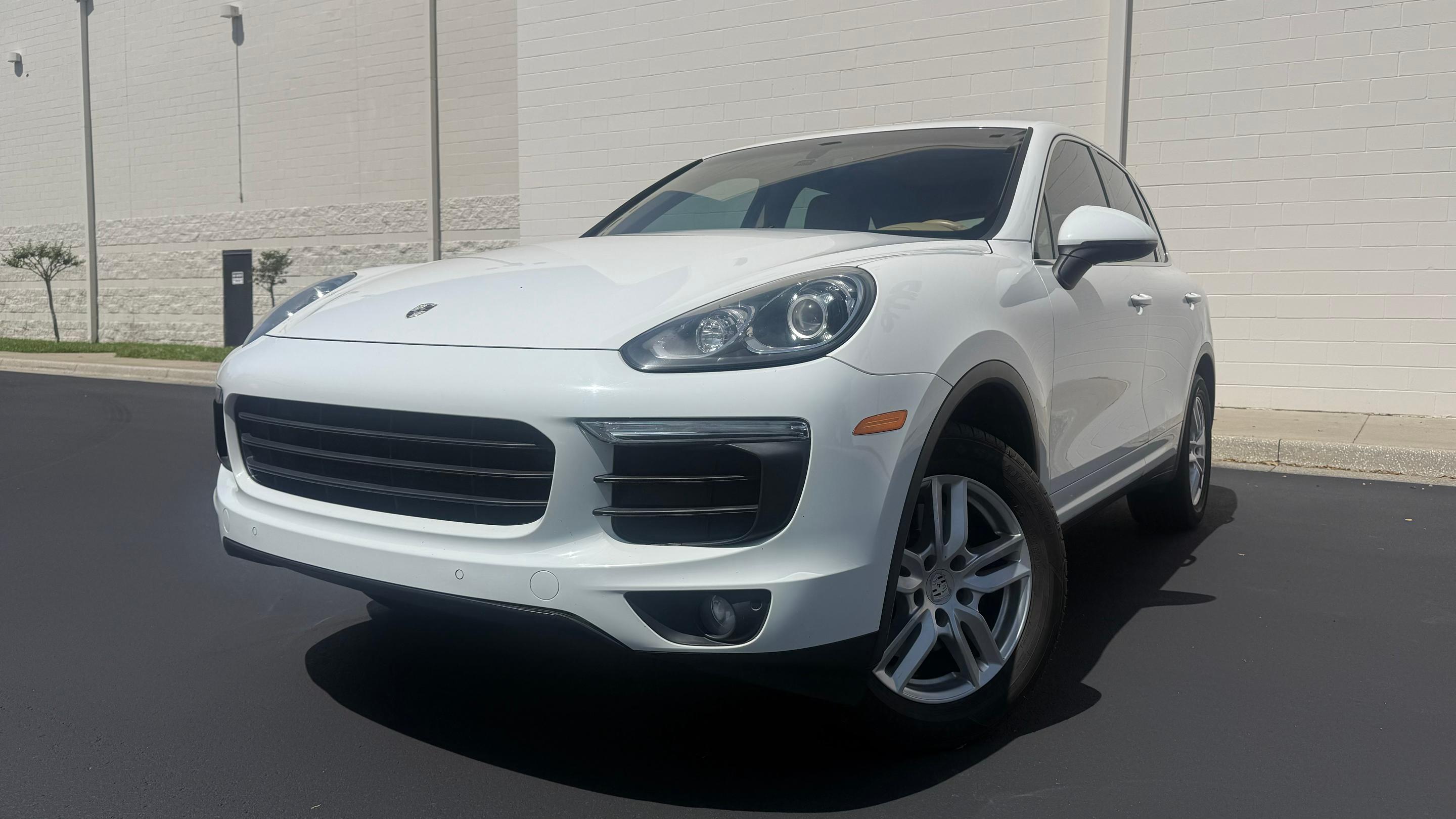 Porsche Cayenne 2016 in Tampa, FL