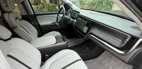 Rivian R1S 2024