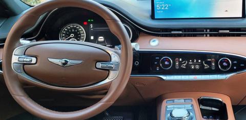Genesis GV70 2025
