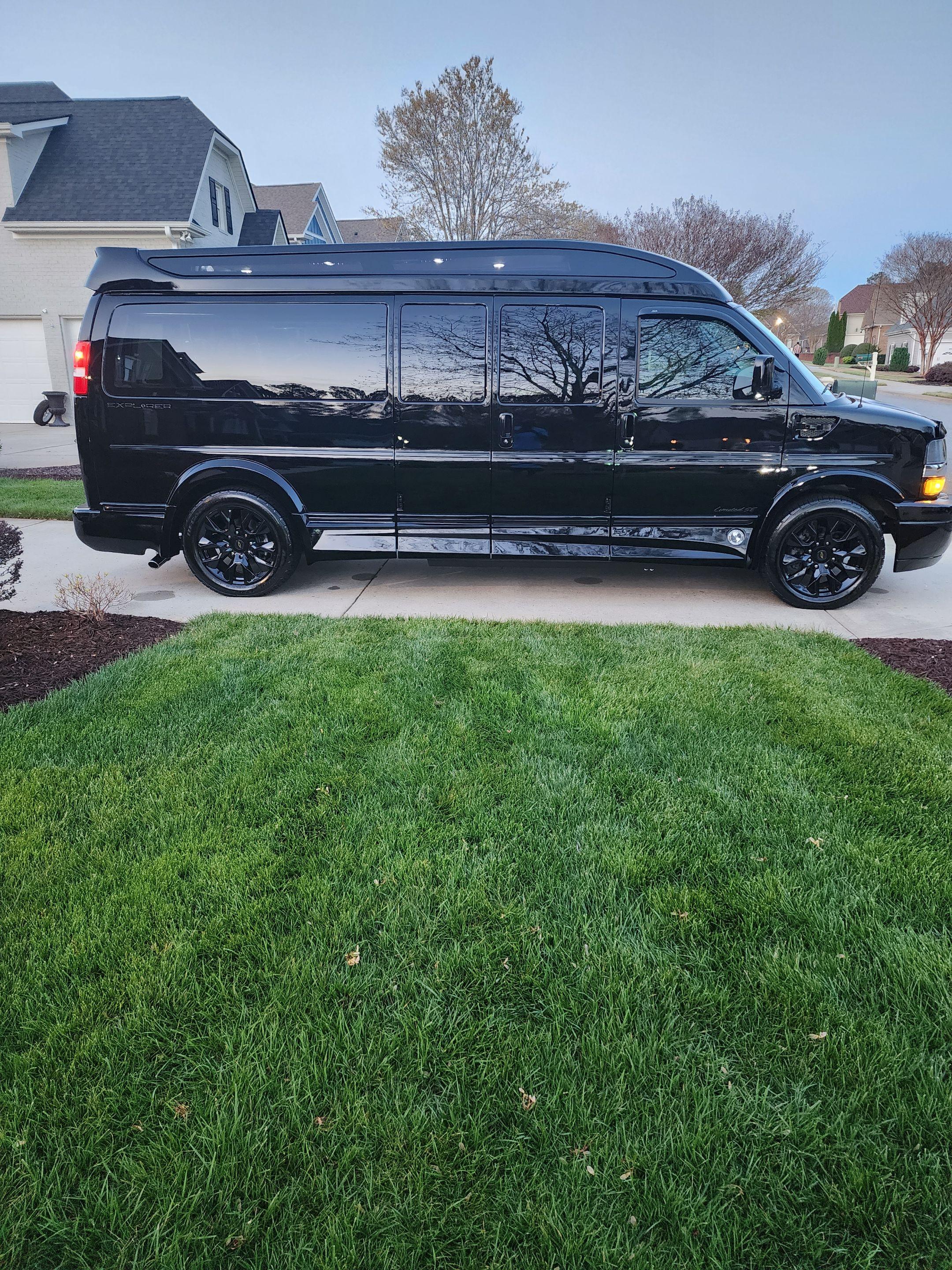 Chevrolet Express 2500 2022 in Lilburn, GA