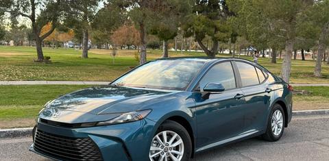 Toyota Camry Hybrid 2026