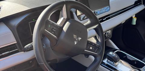 Mitsubishi Outlander 2025