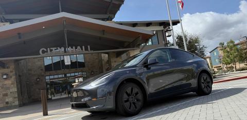 Tesla Model Y 2025