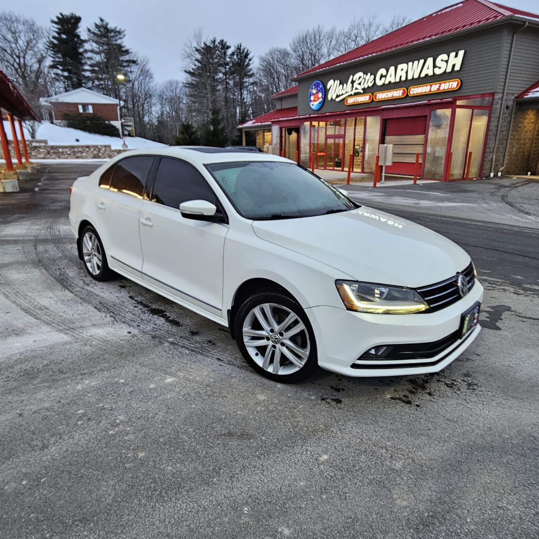 Volkswagen Jetta 2017 in Roaring Brook Township, PA