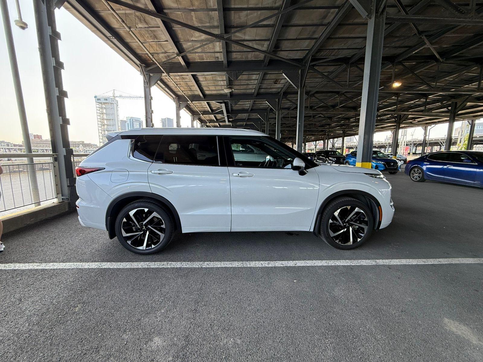 Mitsubishi Outlander 2024 à 