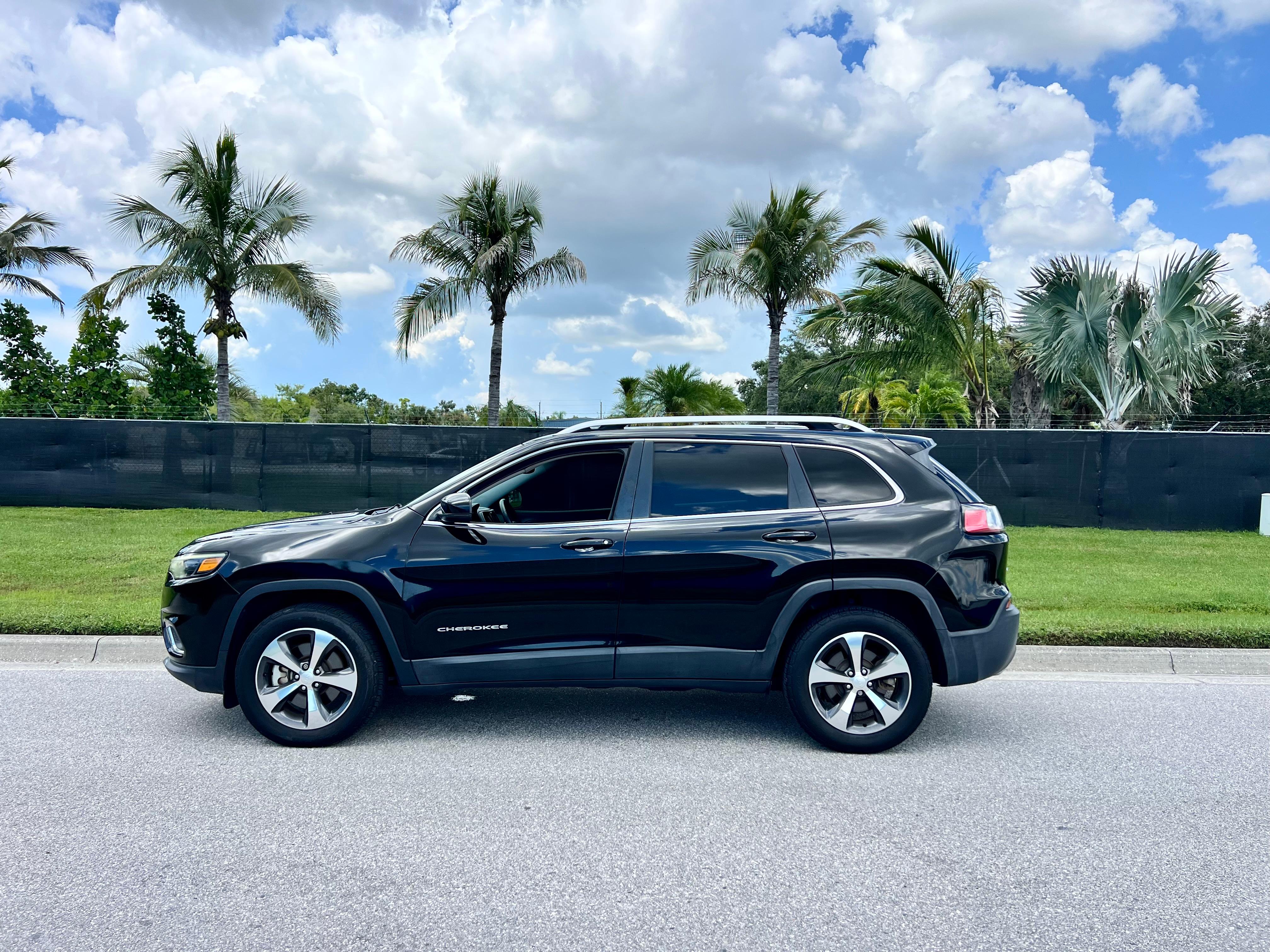 Jeep Cherokee 2019 in Sarasota, FL