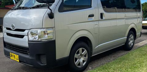 Toyota HIACE 2015