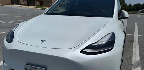 Tesla Model Y 2024