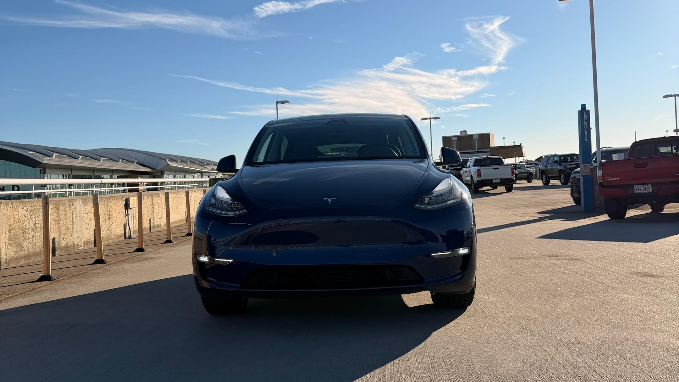Tesla Model Y 2023 in RICH INT AP, VA