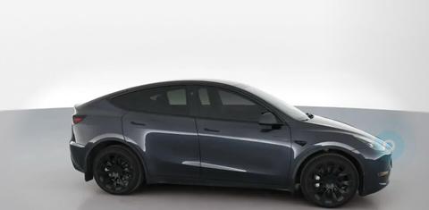 Tesla Model Y 2025
