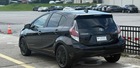 Toyota Prius c 2016