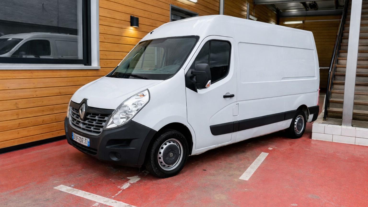 Renault MASTER III 2015 à Lille