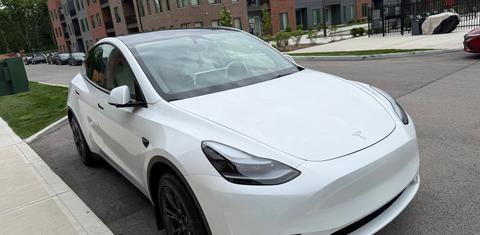 Tesla Model Y 2025