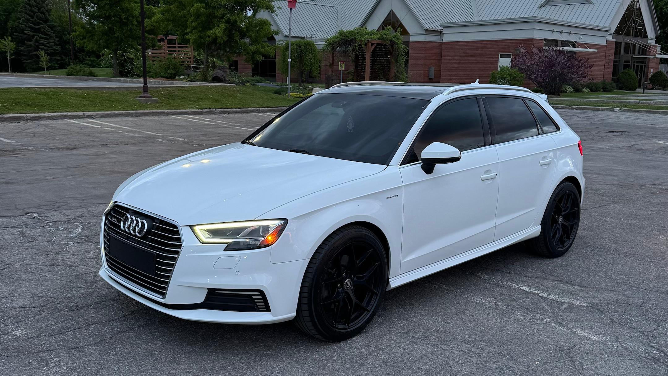 Audi A3 e-tron 2017 in Vaudreuil-Dorion, QC